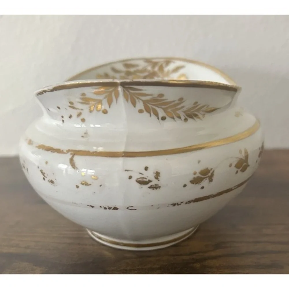 Royal Crown Derby Porcelain Sugar Bowl W/Lid White Gold Hand Painted‎